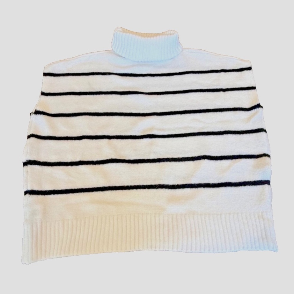 Shein Women's Sleeveless Black/White Striped Turtleneck Sweater; Size‎ L